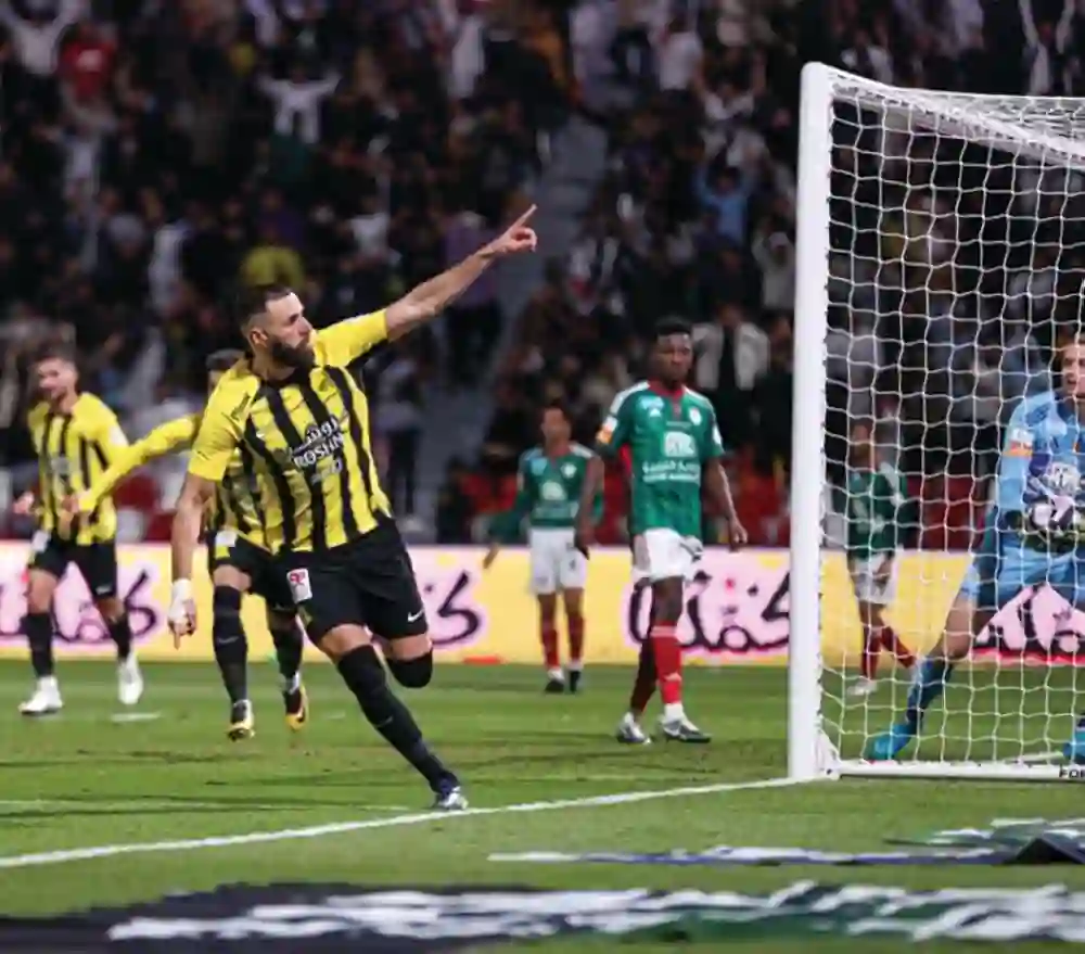 كواليس أزمة حادة جديدة بين بنزيما والمدرب لوران بلان وموقف إدارة الاتحاد 