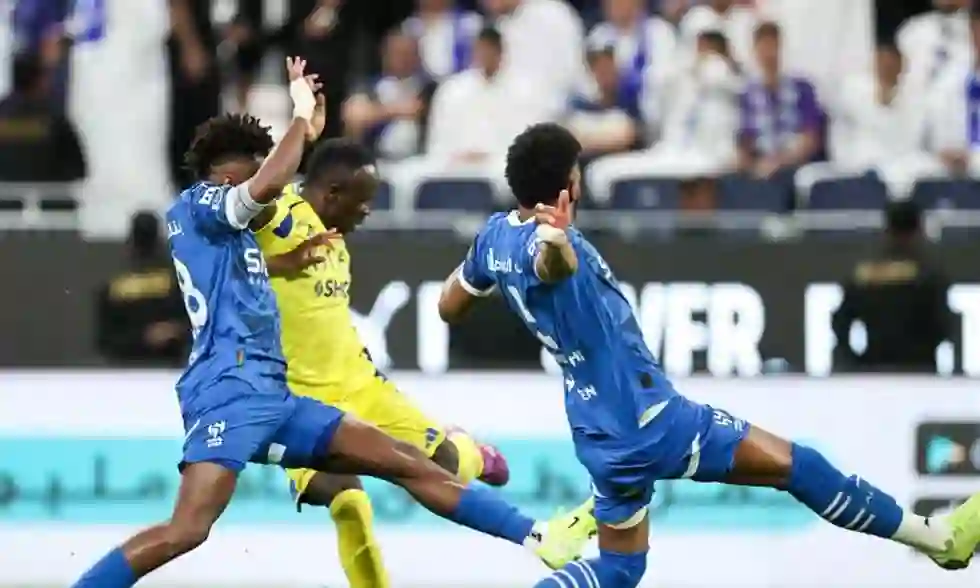 3 نجوم يفسدون ديربي الهلال والنصر قبل انطلاقه 