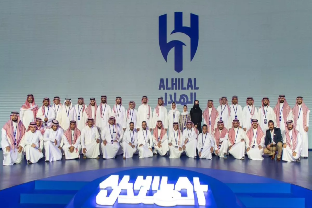 الهلال يعلن رسمياً عن رحيل نجمه الأول بطريقة غريبة 