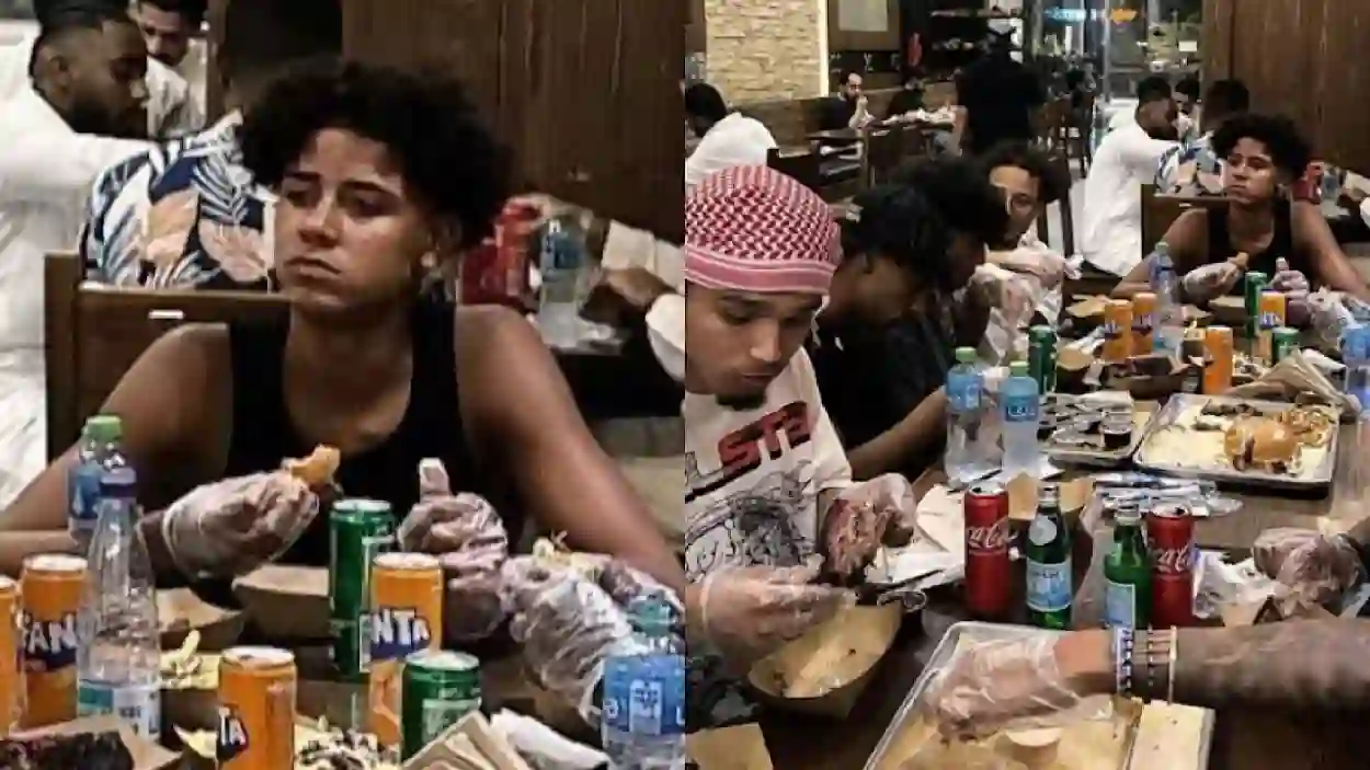ما ظهر على وجه نجل رونالدو أثناء تناوله العشاء في مطعم شهير في الرياض يشعل الجدل