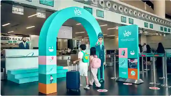 خدمة مجانية جديدة لتسريع اجراءات الاطفال والعائلات في مطار الملك خالد في الرياض 