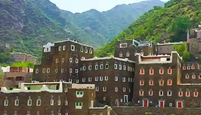 لهذه الأسباب لن تندم لو زرت منطقة رجال المع جنوب السعودية