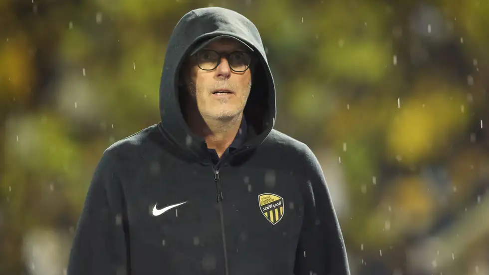 مدرب الاتحاد لوران بلان يتخلى عن ثلاثي نجوم الفريق قبل انطلاق السوبر 