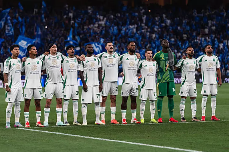 أهلي جدة يحسم قراره حول المشاركة في السوبر بعد أنباء انسحاب الهلال وتردد النصر 