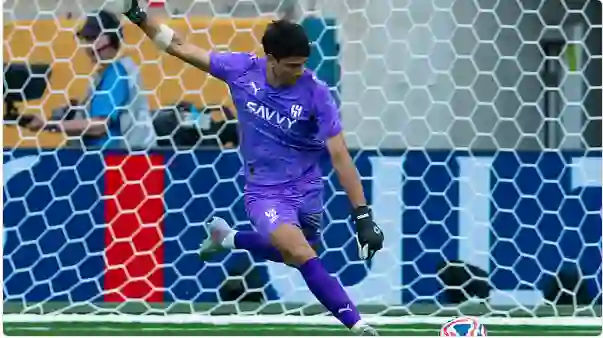تفاصيل العرض المالي الذي قدمه الهلال لتجديد عقد ياسين بونو 