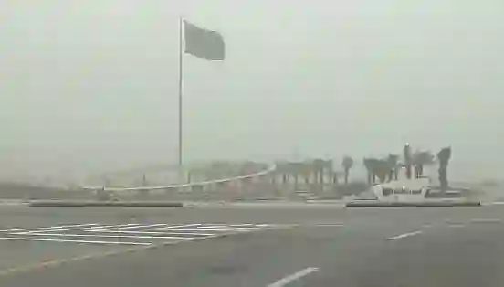 الوطني للأرصاد يطلب من سكان الشرقية والدمام والخبر البقاء في بيوتهم بسبب موجة حارة
